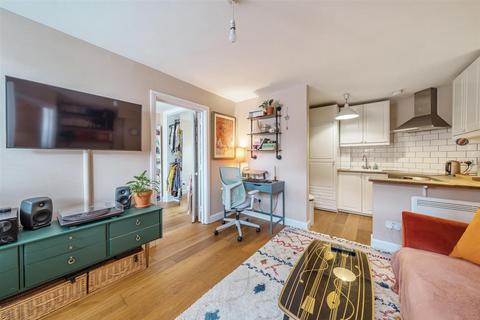 undefined, Rathcoole Avenue, Crouch End, N8