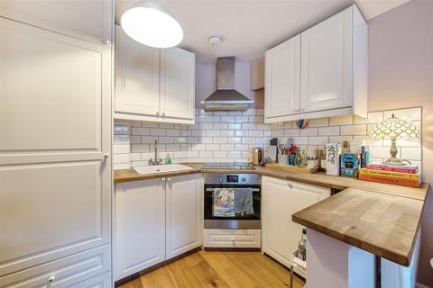 undefined, Rathcoole Avenue, Crouch End, N8