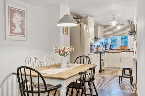 3 bedroom flat for sale, Granfield Street, Battersea, London, SW11