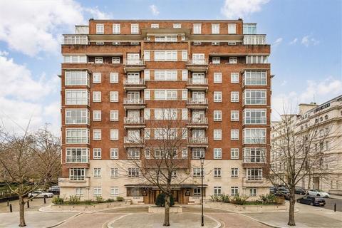 3 bedroom flat to rent, Lancaster Gate, London W2