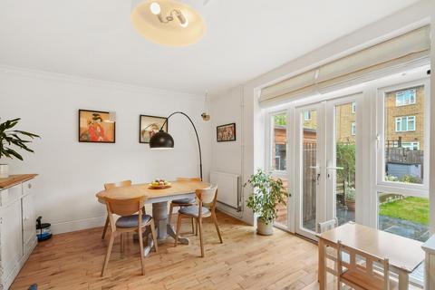 2 bedroom maisonette to rent, Bruce Road, London, E3