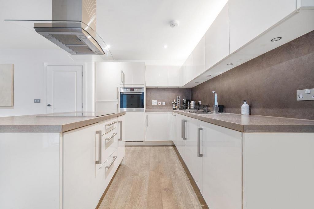 Kitchen (4).jpg