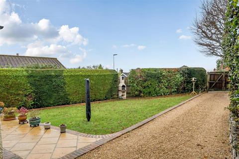 3 bedroom detached house for sale, Crockhurst Hill, Worthing BN13