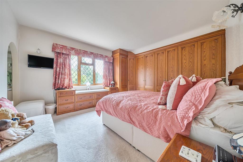 For Sale by Aspire Residential   Crockhurst Hill