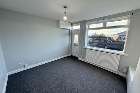 3 bedroom end of terrace house to rent, Ridgeway Lane, Mansfield NG20