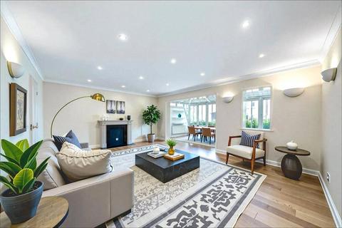Spencer Walk, London, NW3