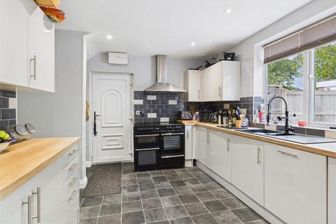 3 bedroom semi-detached house for sale, Bredon Avenue, Stourbridge