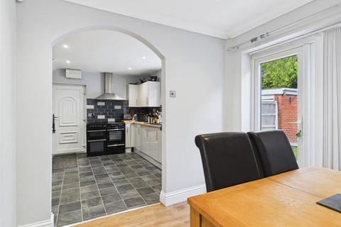 3 bedroom semi-detached house for sale, Bredon Avenue, Stourbridge