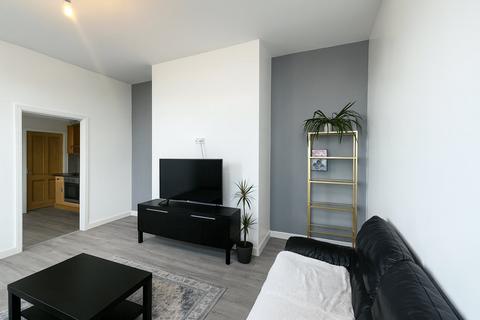 3 bedroom flat to rent, Simonside Terrace , Heaton ,