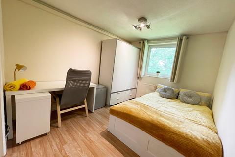 undefined, Geddington Road, Corby, NN18