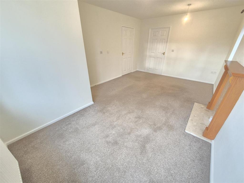 Living Room 2.jpg