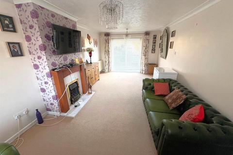3 bedroom house to rent, Granby Close, Corby NN18