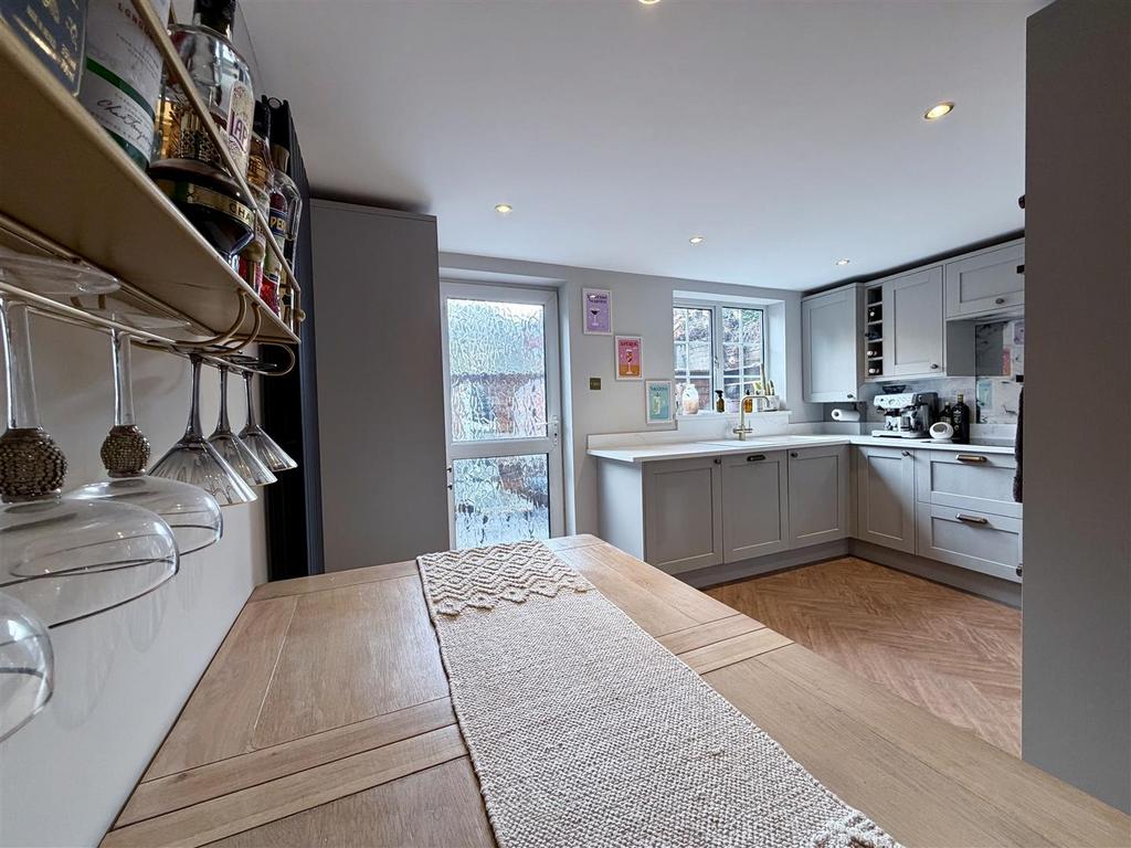 Fitted Breakfast Kitchen