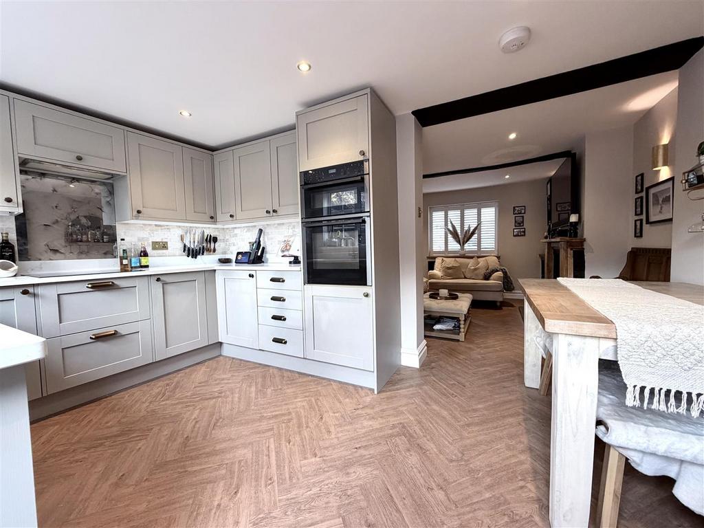 Fitted Breakfast Kitchen