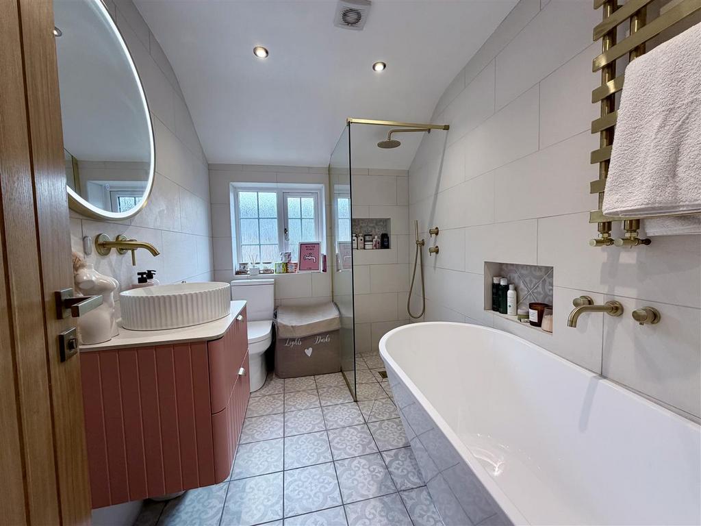 Main Bathroom