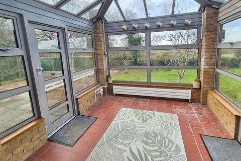 3 bedroom detached house to rent, Hayfield Hill, Rugeley, WS15 4RS