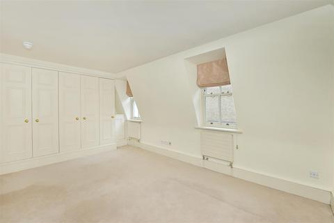 4 bedroom flat for sale, Eaton Square, London SW1W