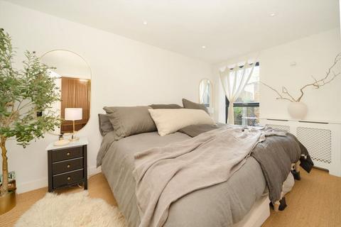 2 bedroom flat for sale, Blythe Road, London W14