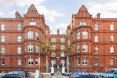 Queen's Club Gardens, London W14