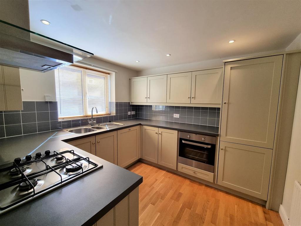 Kitchen....jpg