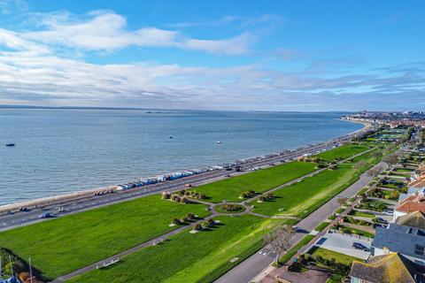 undefined, Thorpe Bay Gardens, Thorpe Bay SS1