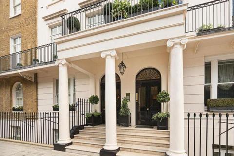 4 bedroom flat to rent, Eaton Square, London SW1W