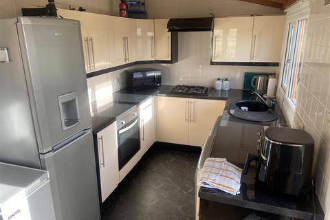 4 bedroom chalet for sale, Ty Newydd Leisure Park, Fford Brynteg, Llanbedrgoch