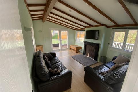 4 bedroom chalet for sale, Ty Newydd Leisure Park, Fford Brynteg, Llanbedrgoch