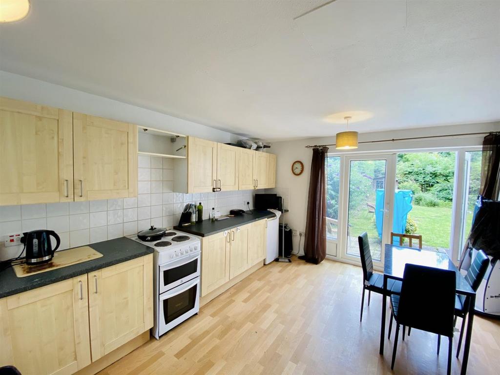 Kitchen 3.jpg