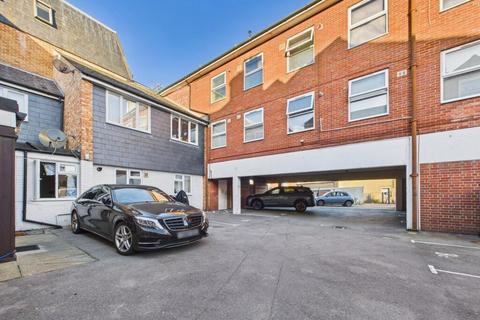 4 bedroom apartment for sale, Landport Street, Southsea, Hampshire, PO5 4EX