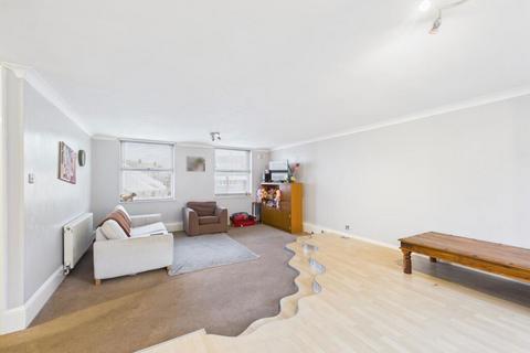 4 bedroom apartment for sale, Landport Street, Southsea, Hampshire, PO5 4EX