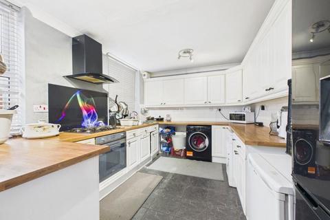 4 bedroom apartment for sale, Landport Street, Southsea, Hampshire, PO5 4EX