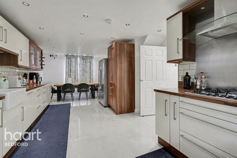 undefined, Wadsworth Court, Bedford