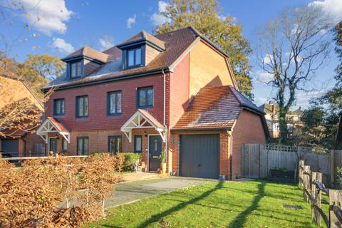 undefined, Sunnyside Close, East Grinstead, RH19