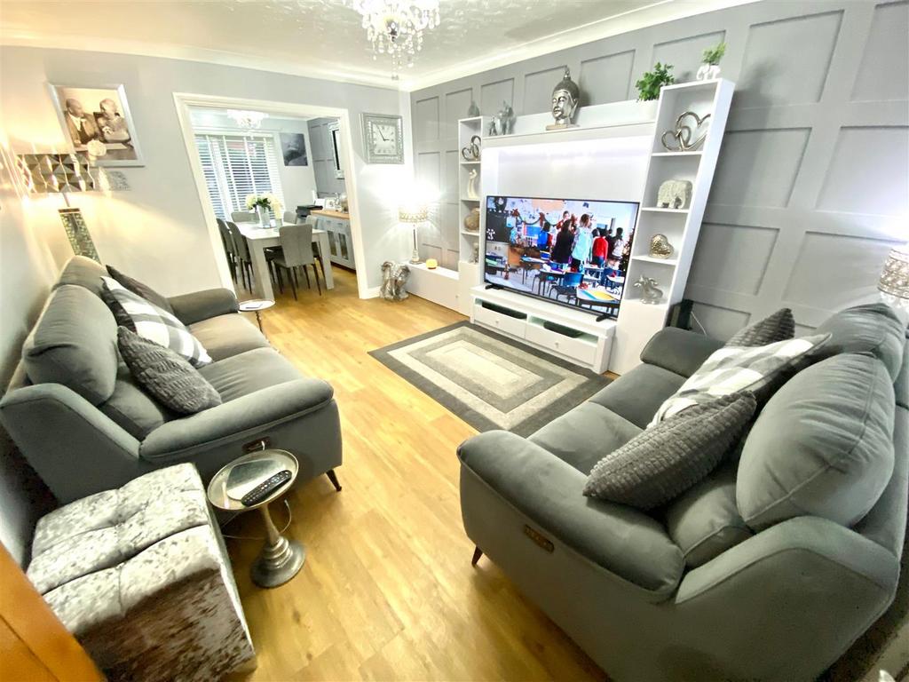 20251120 145457591 i OS5markington.jpg