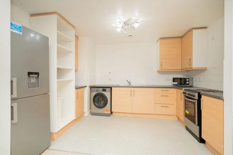 3 bedroom flat to rent, Wilton Road, London SW1V