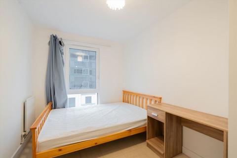 3 bedroom flat to rent, Wilton Road, London SW1V