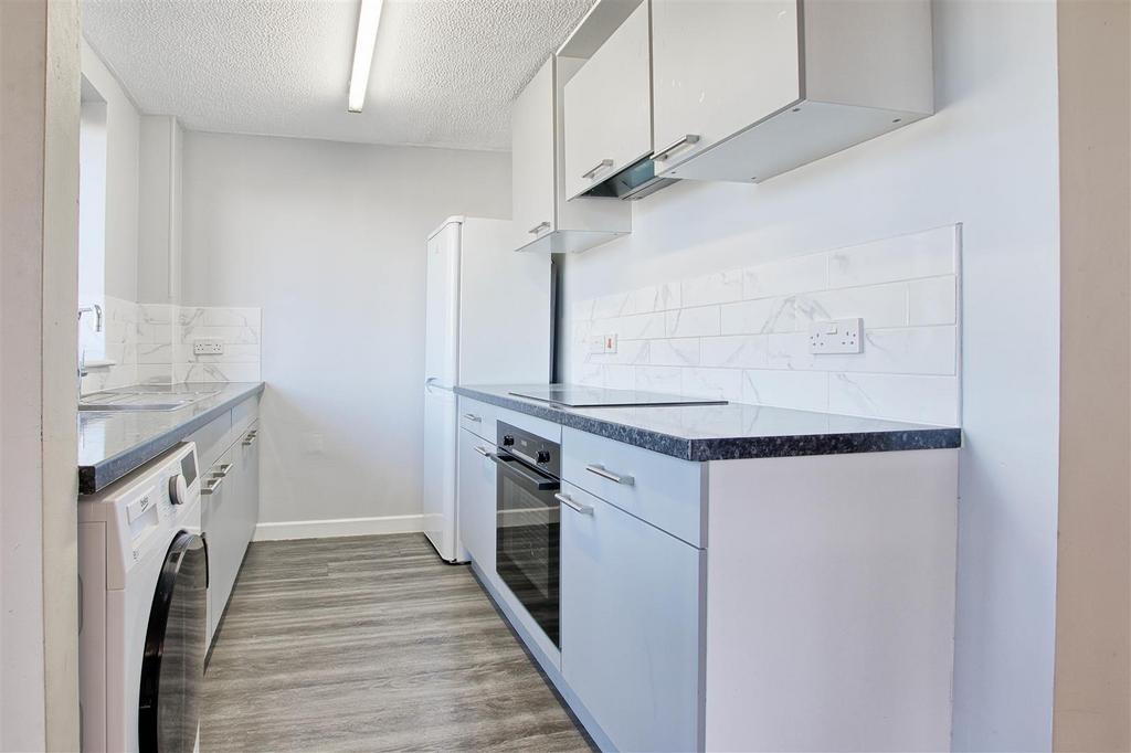 Kitchen not showing window.jpg