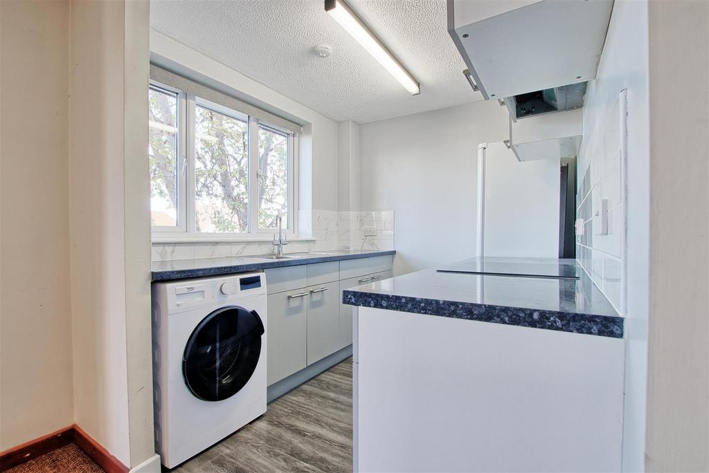 Kitchen showing window.jpg