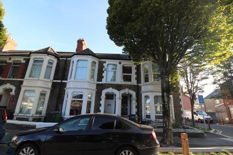 2 bedroom flat to rent, Corporation Road, Cardiff CF11