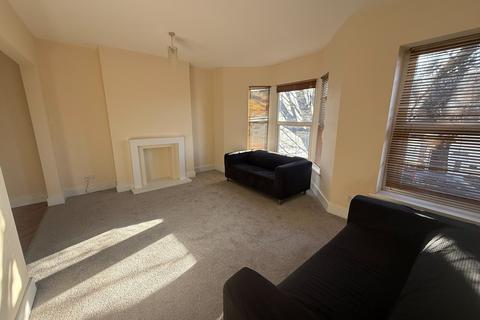 2 bedroom flat to rent, Corporation Road, Cardiff CF11