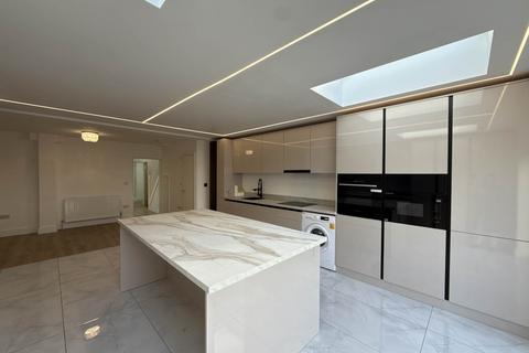 5 bedroom semi-detached house for sale, Bullhead Road, Borehamwood