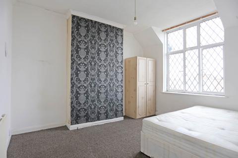 undefined, Tudor Parade, Romford