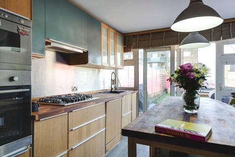 4 bedroom flat for sale, Kedleston Walk, Bethnal Green, London, E2