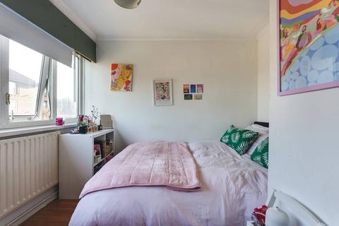 4 bedroom flat for sale, Kedleston Walk, Bethnal Green, London, E2