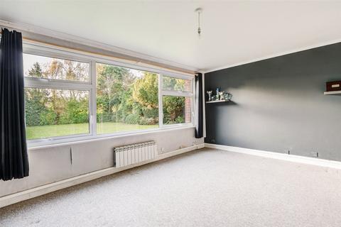 2 bedroom flat for sale, St Andrews Gardens, Church Road, Worthing, West Sussex, BN13