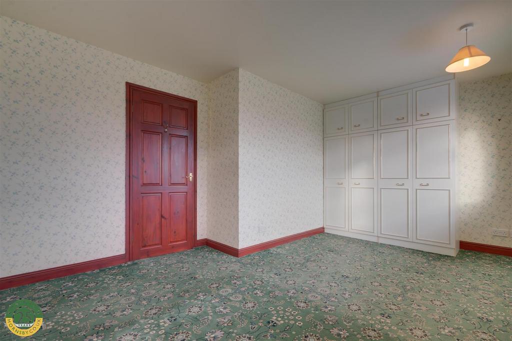 Bedroom 1- 3.jpg