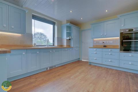 4 bedroom detached house for sale, Bawtry Road, Austerfield, Doncaster