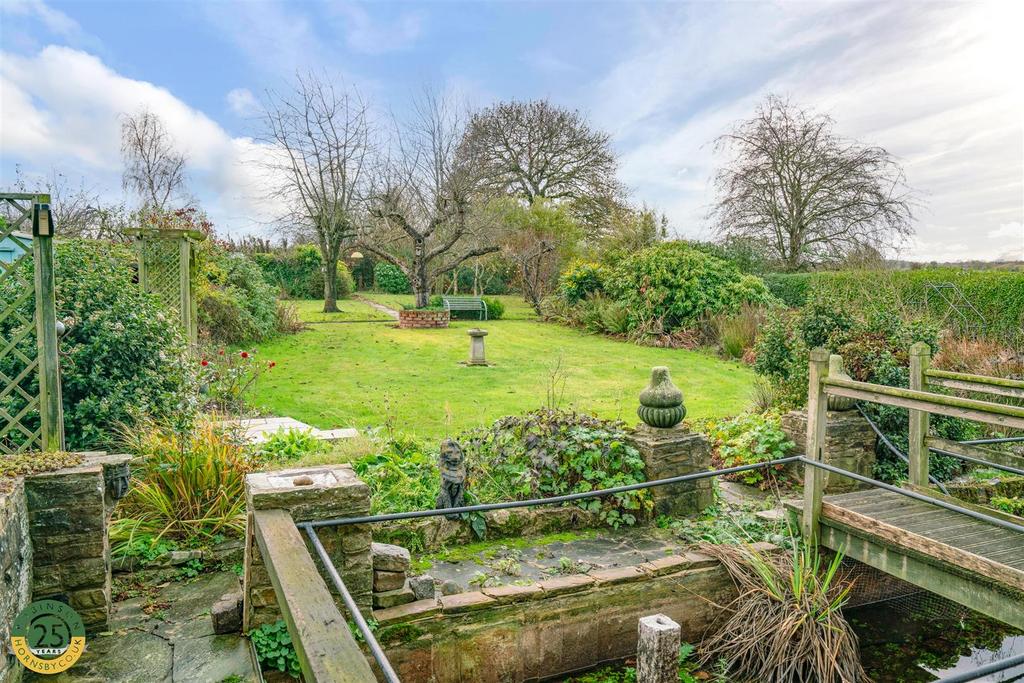 Rear Garden 8.jpg