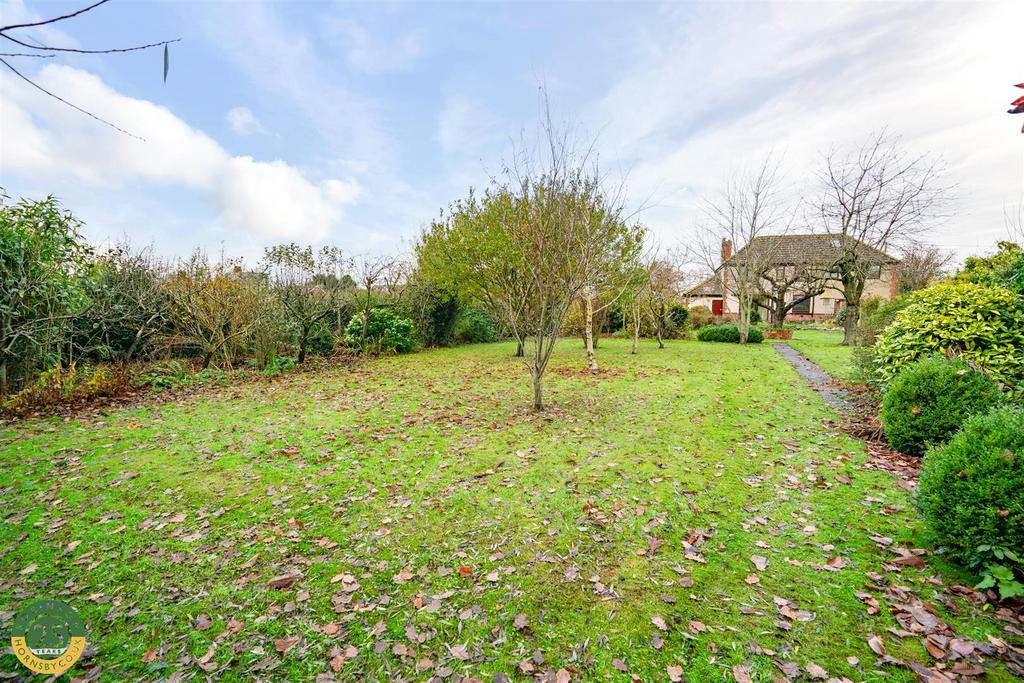 Rear Garden 9.jpg